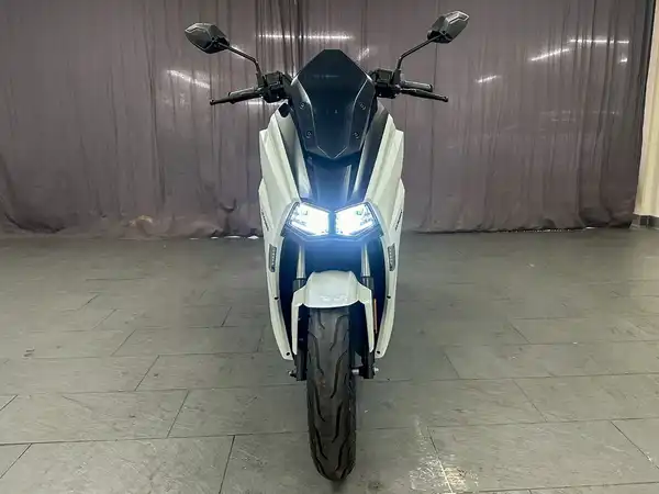 HORWIN SK1 Pearl White E-Roller (2/9)