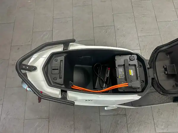 HORWIN SK1 Pearl White E-Roller (9/9)
