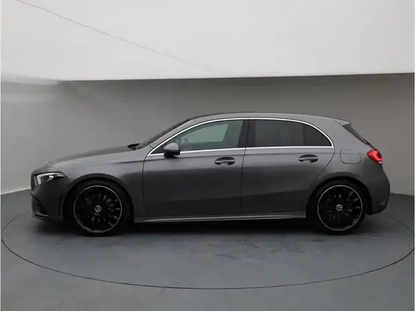 MERCEDES-BENZ A 220 (2/21)