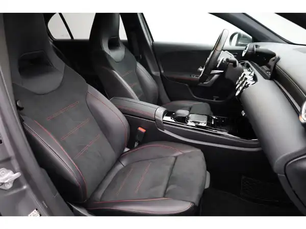 MERCEDES-BENZ A 220 (16/21)