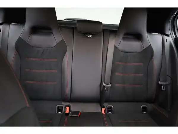 MERCEDES-BENZ A 220 (17/21)