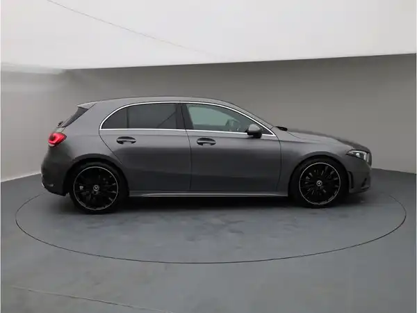 MERCEDES-BENZ A 220 (6/21)