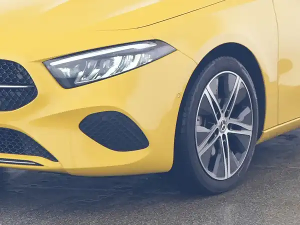 MERCEDES-BENZ A 180 (4/10)