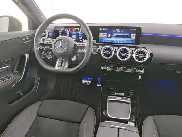 MERCEDES-BENZ A 35 4M (7/10)