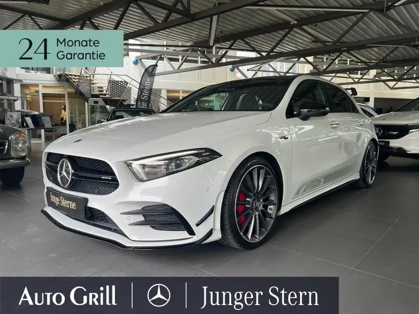 MERCEDES-BENZ A 35 4M (1/30)