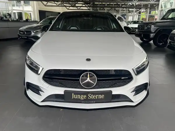 MERCEDES-BENZ A 35 4M (2/30)