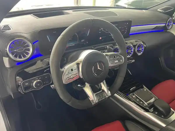 MERCEDES-BENZ A 35 4M (13/30)
