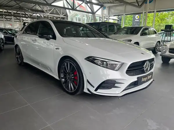 MERCEDES-BENZ A 35 4M (3/30)