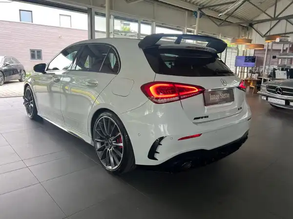 MERCEDES-BENZ A 35 4M (7/30)