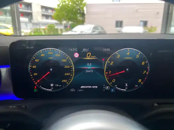 MERCEDES-BENZ A 35 4M (27/30)