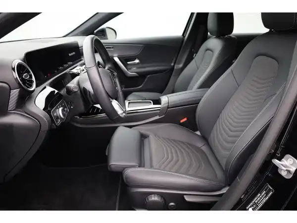 MERCEDES-BENZ A 180 (12/12)