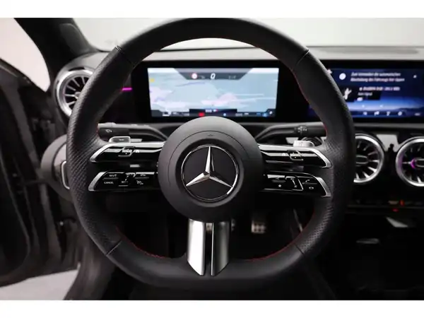 MERCEDES-BENZ A 180 (12/20)