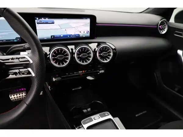 MERCEDES-BENZ A 180 (14/20)