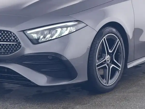 MERCEDES-BENZ A 180 (3/9)