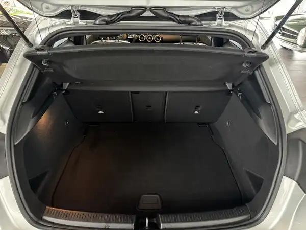 MERCEDES-BENZ A 200 Kompaktlimousine (13/19)