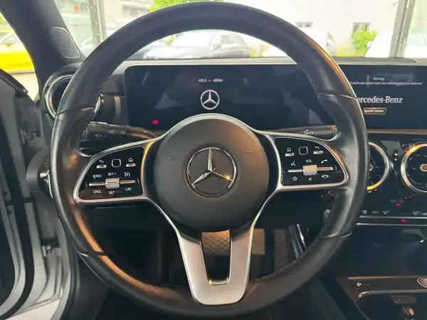 MERCEDES-BENZ A 200 Kompaktlimousine (17/19)