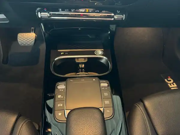 MERCEDES-BENZ A 200 Kompaktlimousine (20/20)