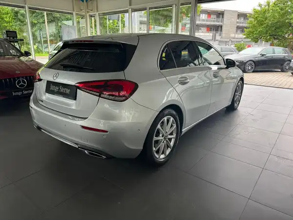 MERCEDES-BENZ A 200 Kompaktlimousine (5/19)