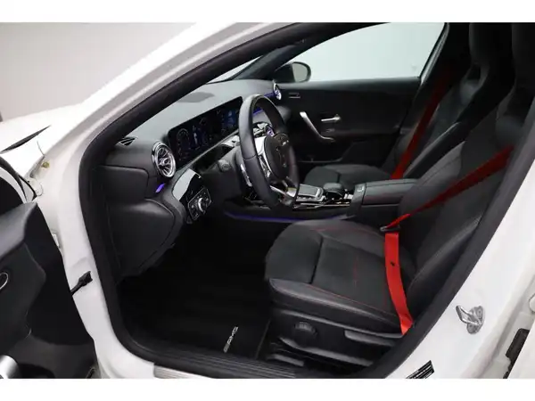 MERCEDES-BENZ A 35 4M (11/26)