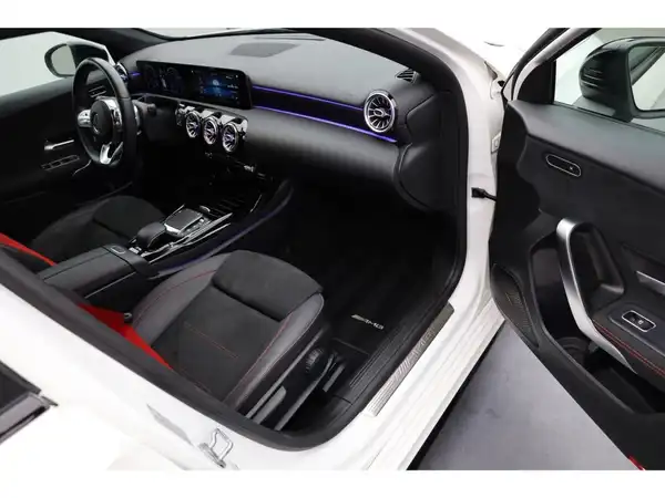 MERCEDES-BENZ A 35 4M (13/26)