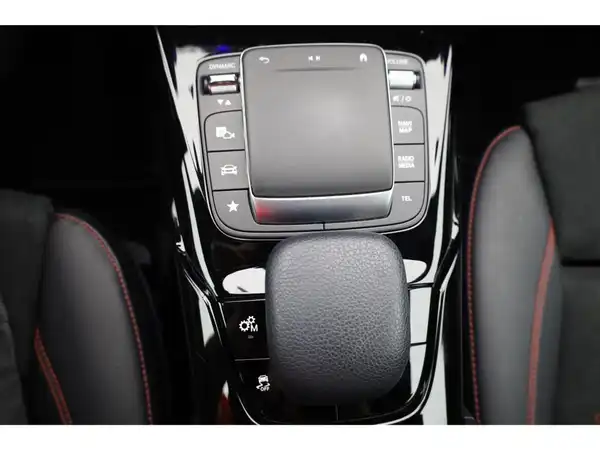 MERCEDES-BENZ A 35 4M (23/26)