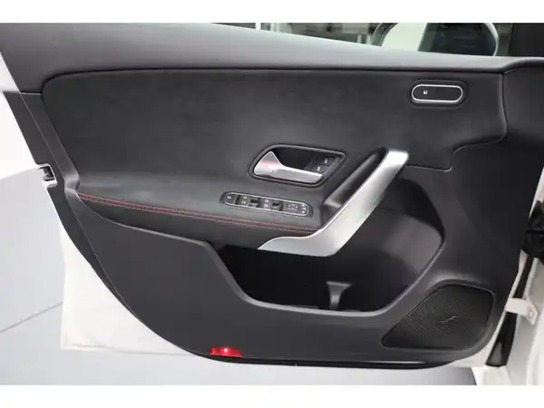 MERCEDES-BENZ A 35 4M (10/26)