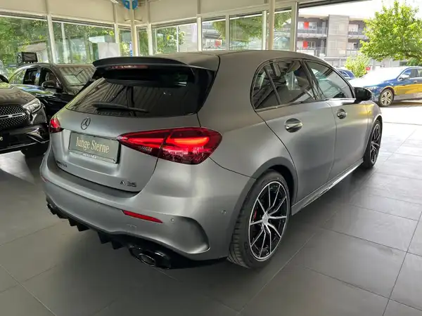 MERCEDES-BENZ A 35 4M AMG (6/10)