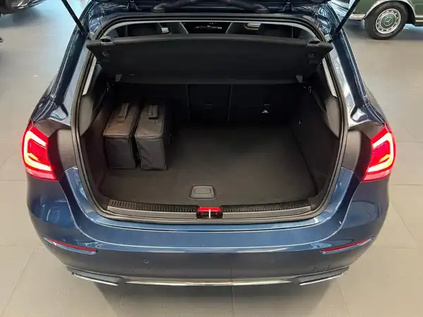 MERCEDES-BENZ A 250 e (12/25)