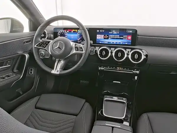 MERCEDES-BENZ A 180 Limousine (6/10)