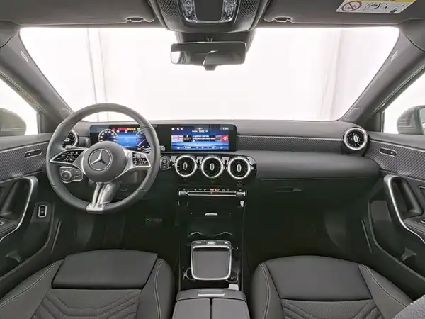 MERCEDES-BENZ A 180 Limousine (7/10)