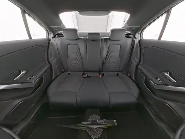MERCEDES-BENZ A 180 Limousine (8/10)