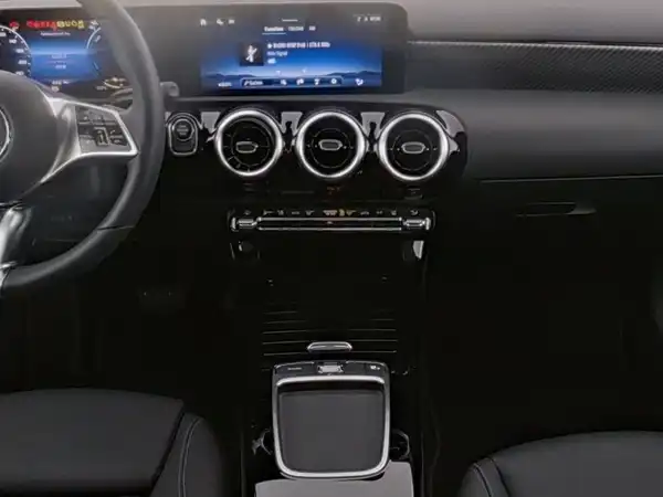 MERCEDES-BENZ A 250 e Kompaktlimousine (6/10)