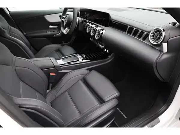 MERCEDES-BENZ A 45 S 4M+ (19/22)