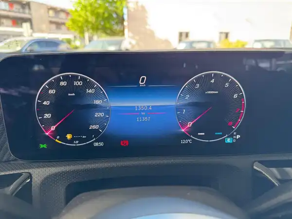 MERCEDES-BENZ A 180 (15/18)