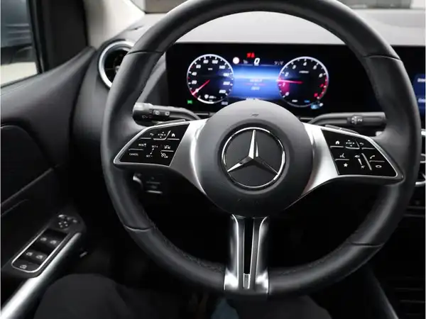 MERCEDES-BENZ B 220 4M (12/23)