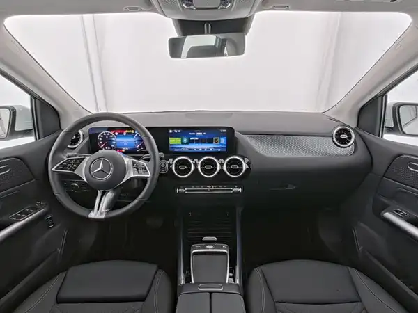 MERCEDES-BENZ B 200 (8/9)