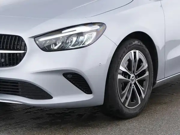 MERCEDES-BENZ B 200 (4/10)