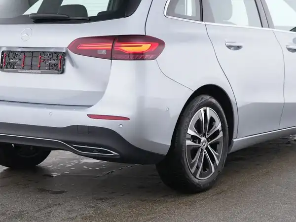 MERCEDES-BENZ B 200 (5/10)