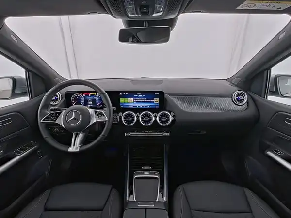 MERCEDES-BENZ B 200 (8/10)