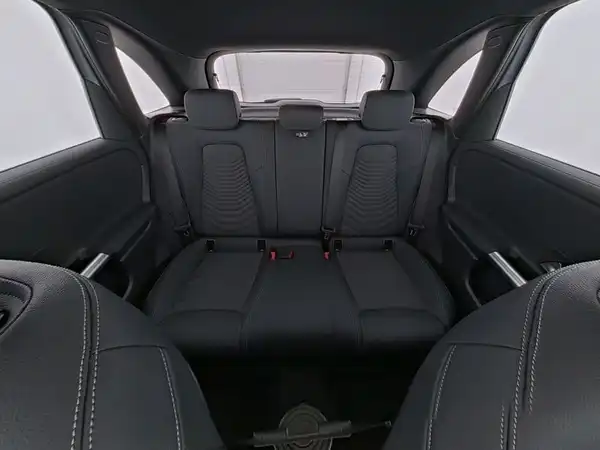 MERCEDES-BENZ B 200 (9/10)