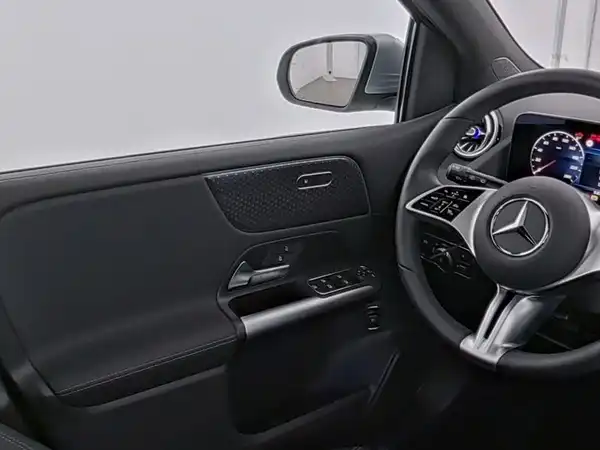 MERCEDES-BENZ B 200 (10/10)