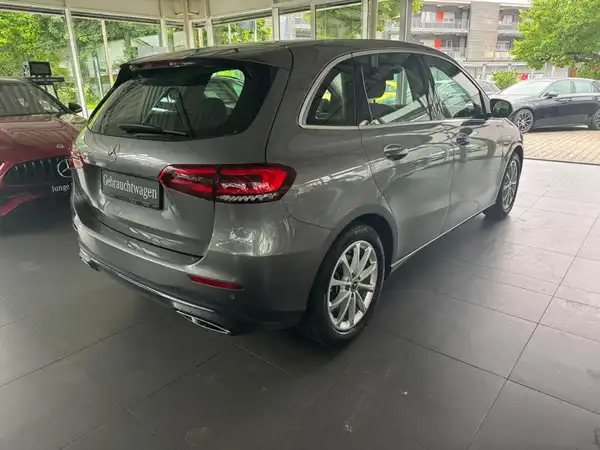 MERCEDES-BENZ B 200 Progressive (4/18)