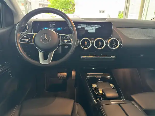 MERCEDES-BENZ B 200 Progressive (10/18)