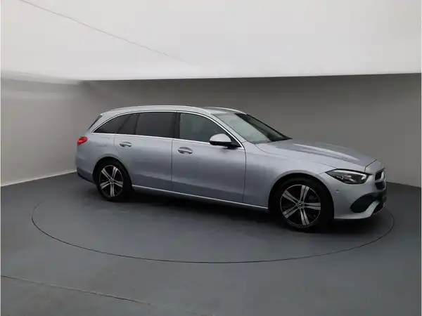MERCEDES-BENZ C 220 d T (8/25)