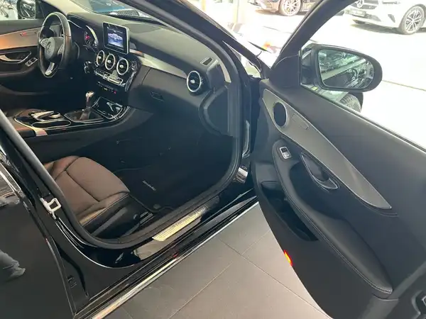MERCEDES-BENZ C 180 (13/21)