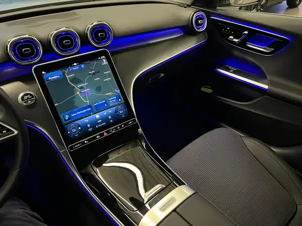 MERCEDES-BENZ C 220 T d 4M (18/24)