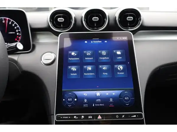 MERCEDES-BENZ C 300 e T (21/26)