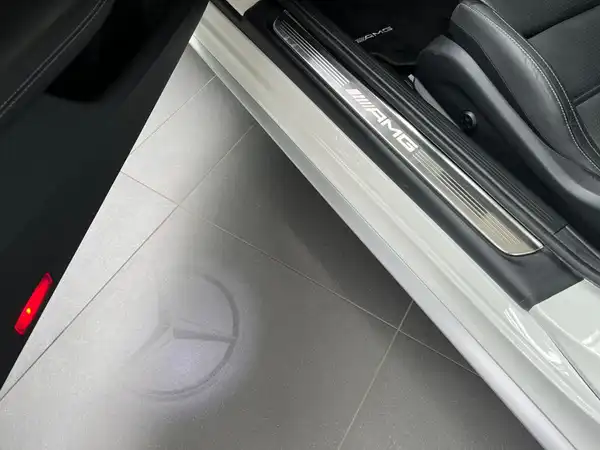 MERCEDES-BENZ C 63 S AMG Cabrio (30/31)
