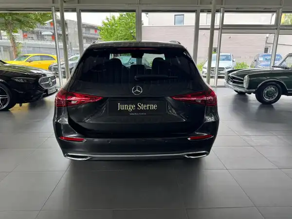MERCEDES-BENZ C 180 T (4/22)