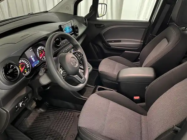 MERCEDES-BENZ eCitan Tourer PRO Standard (9/24)